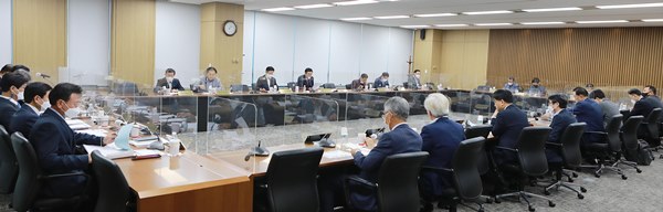 ◇전문건설공제조합은 지난 13일 서울 전문건설회관에서 제251차 운영위원회를 개최했다.