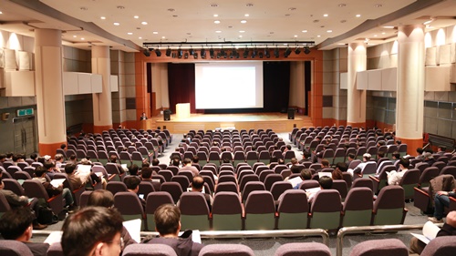 ◇서울·경기·인천 철근·콘크리트사용자연합회가 주최한 ‘2024년 임직원 교육’이 진행되고 있다.